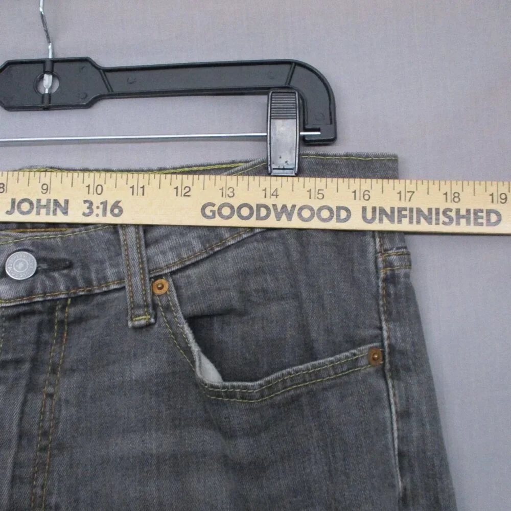 Levis clean photos